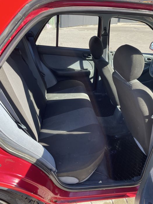 Kia sephia 1994року