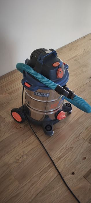 Vendo fantástico aspirador Dexter Power 30 litros para sólidos e líquidos.