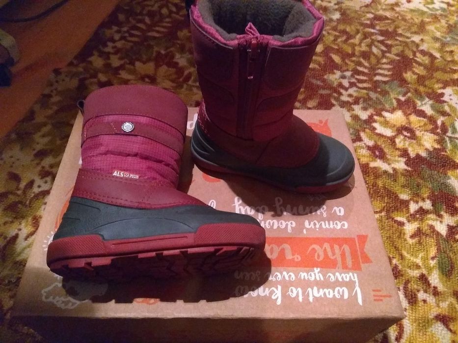 Продам детские зимние сапожки