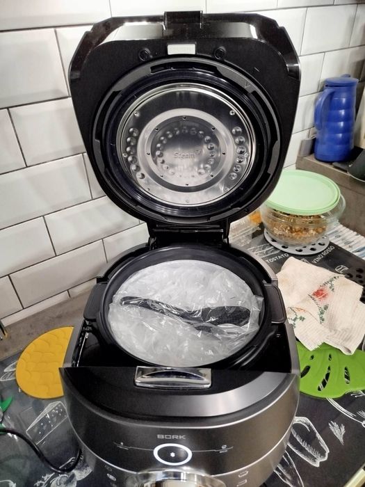 (Мультиварка) Мультишеф Bork Kitchen U 804