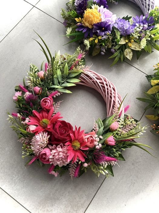 Wiosenne wianki na drzwi