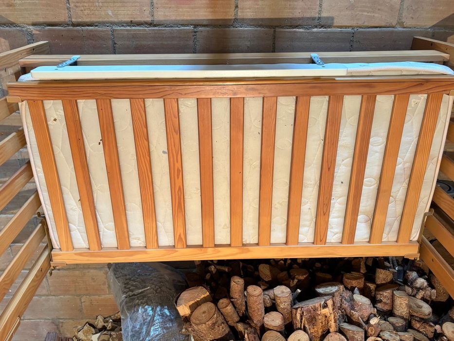 Cama de criança marca Trama com colchão