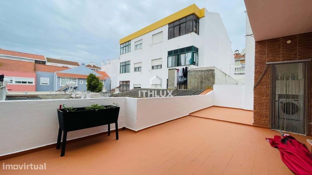 T2 com Terraço Alto Seixalinho