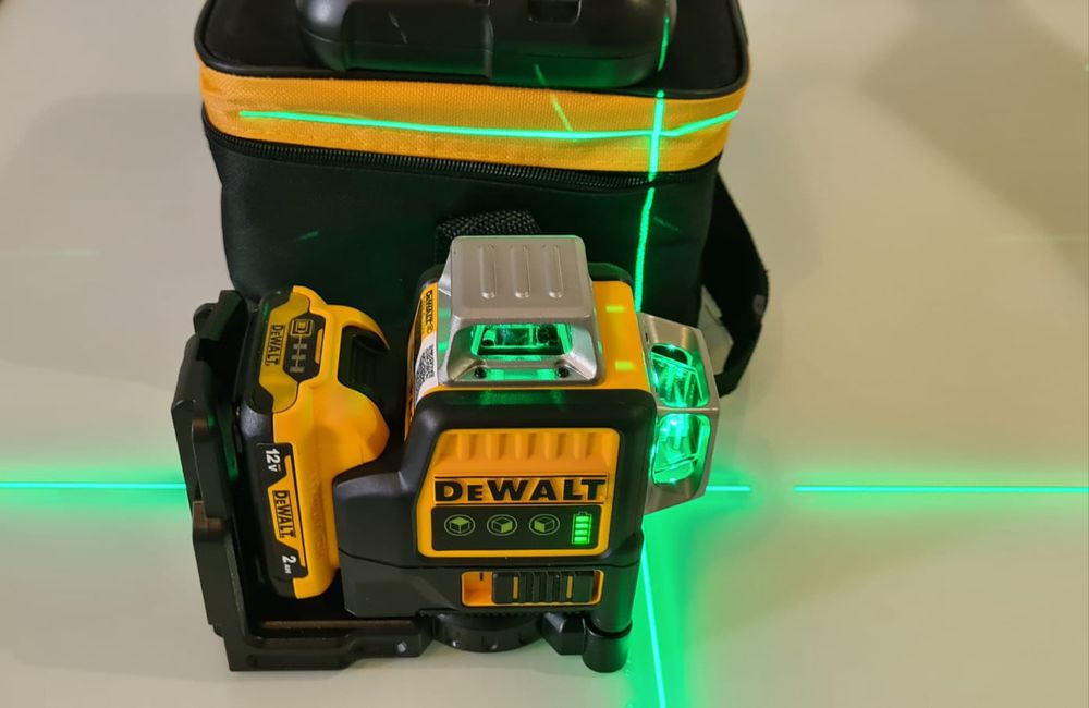 Nivel Laser Dewalt completo com bateria e carregador