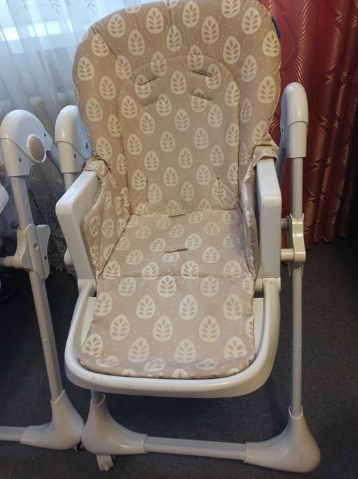 Продам стільчики для годування для двійні