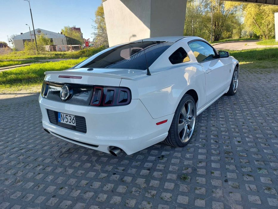 Ford Mustang 3.7 v6 2013r.