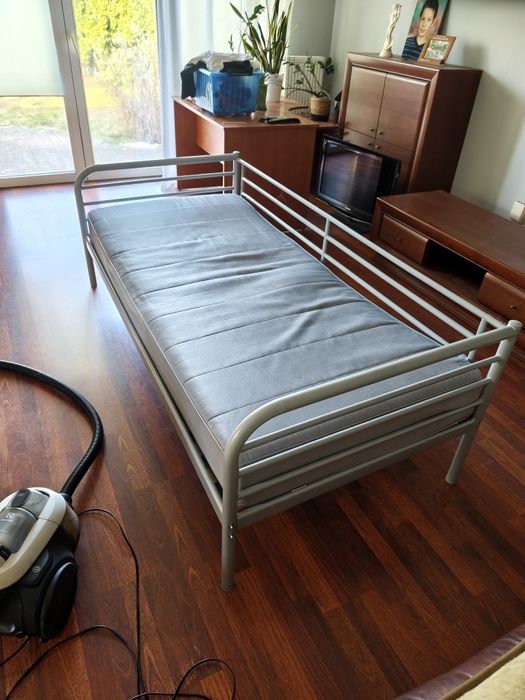 Łóżko pojedyncze 90x200 stelaż materac