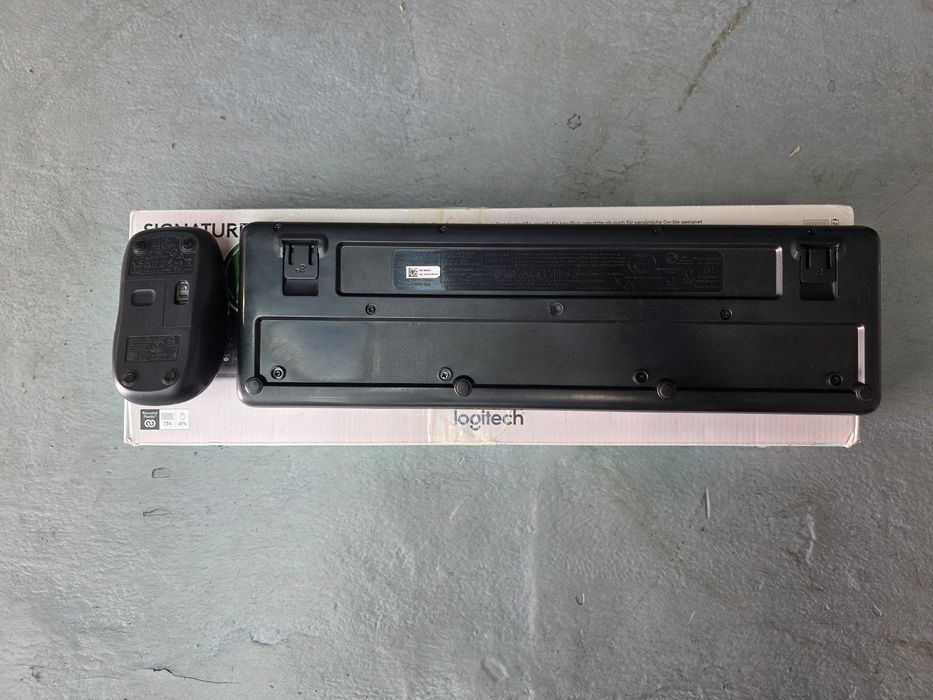 Teclado + rato Logitech MK220 Compact Wireless