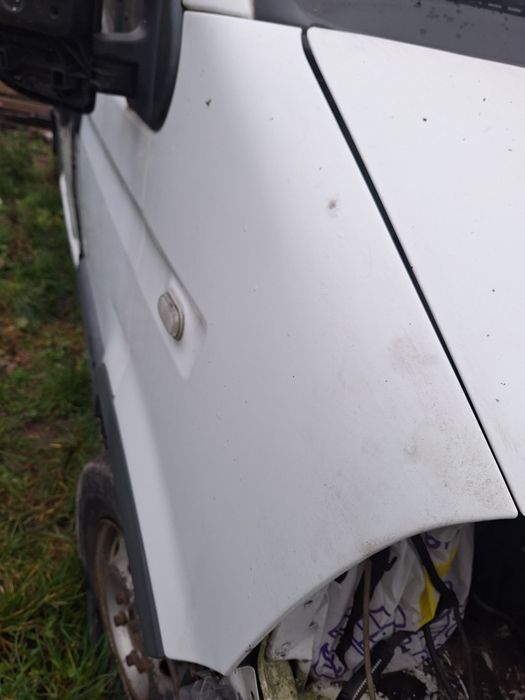 Крило renault master 2