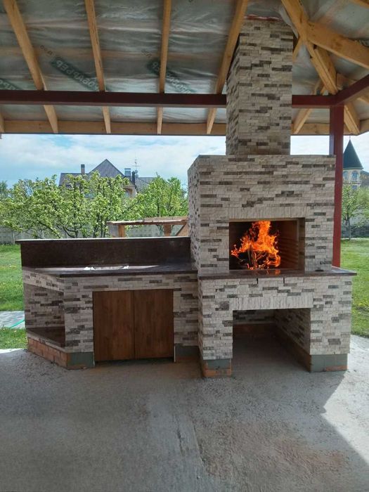 Churrasqueira, forno de pizza, fogão a lenha - construção manual