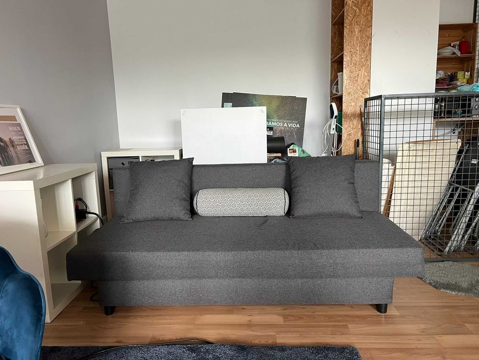 COMO NOVO: Sofá 3 lugares - converte em cama com arrumação (IKEA)