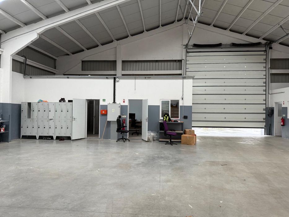 Arrendo Armazém Rio Meão