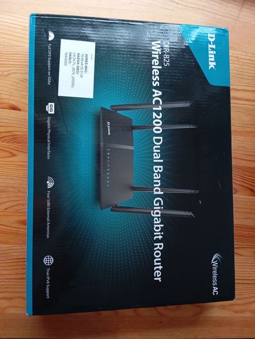 Router D-Link DIR-825 AC1200