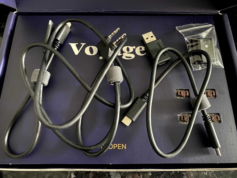 Teclado ZSA Voyager (Ergonómico + Mecânico)