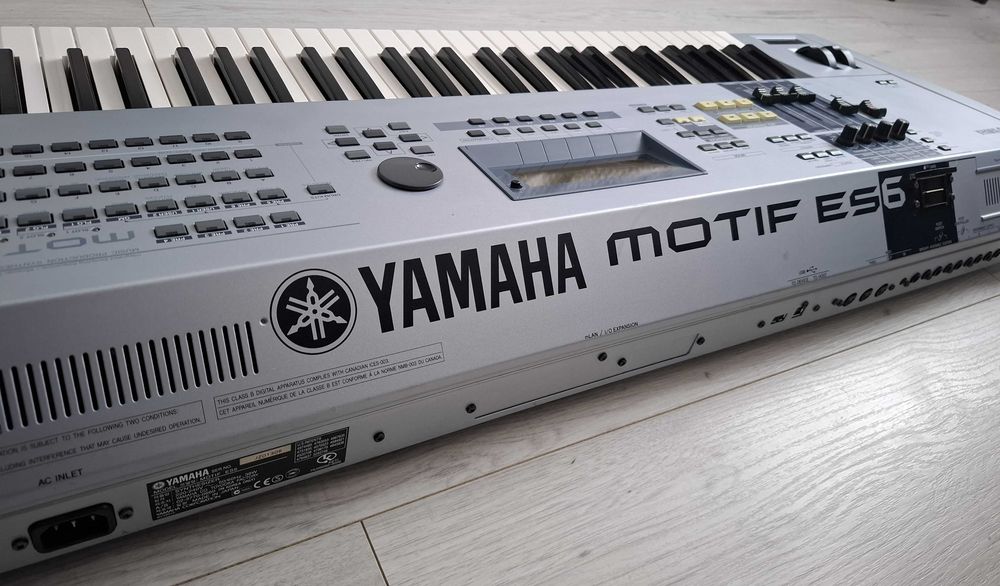Yamaha Motif ES6 512 ram stan dobry