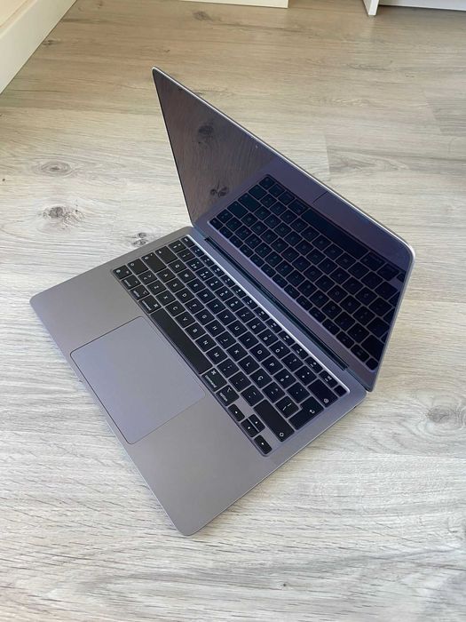 MacBook Air Apple M1 RAM: 16 GB - 256 GB