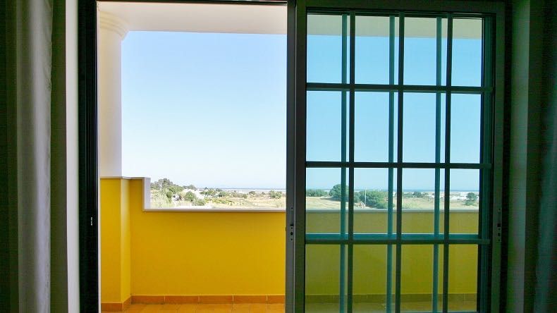 Quarto (suite Formosa) vista mar com piscina na Fuzeta-Moncarapacho