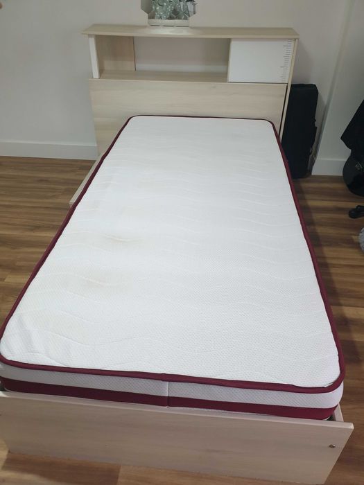 Quarto juvenil usado