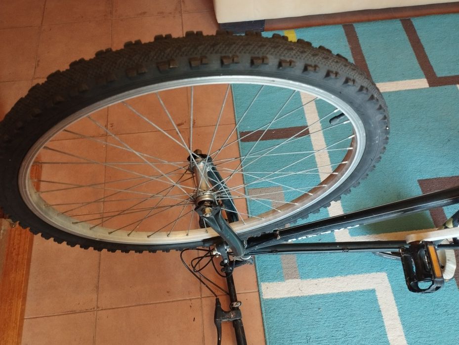 Bicicleta com roda de estrada 26