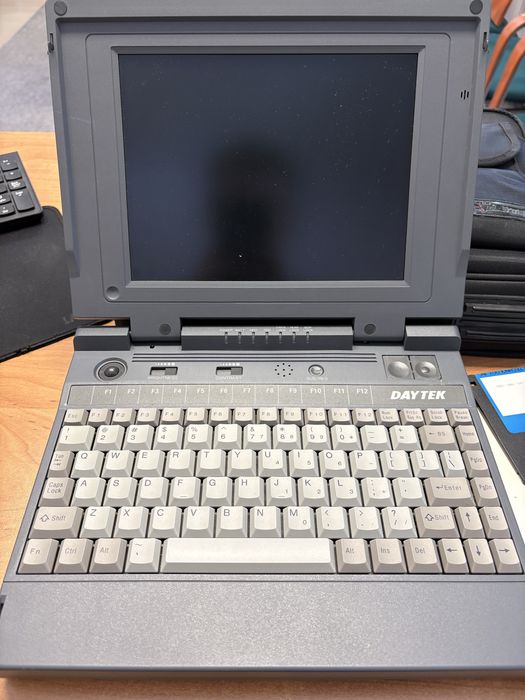Laptop retro zadbany kompletny