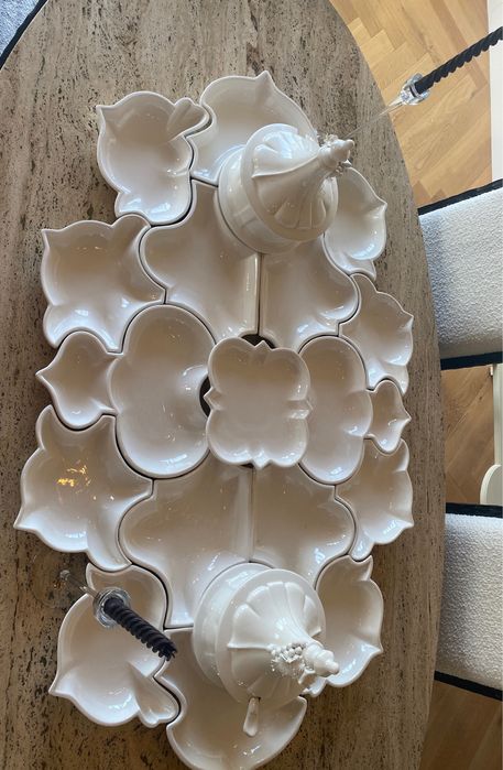 Conjunto de Travessas em Cerâmica Branca – 30+ Peças – Design Elegante