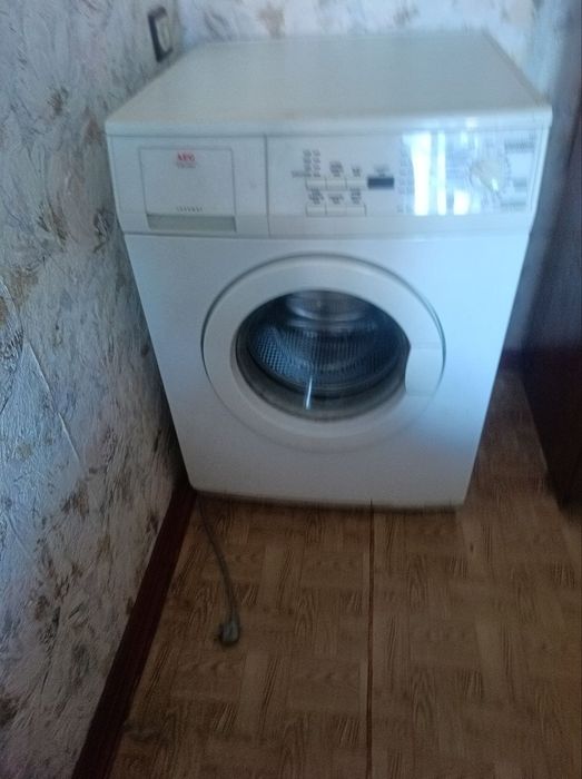 Німецька пральна машина AEG ÖKO-Lavamat (5-6 кг, 1400 об/хв) — під ремонт
