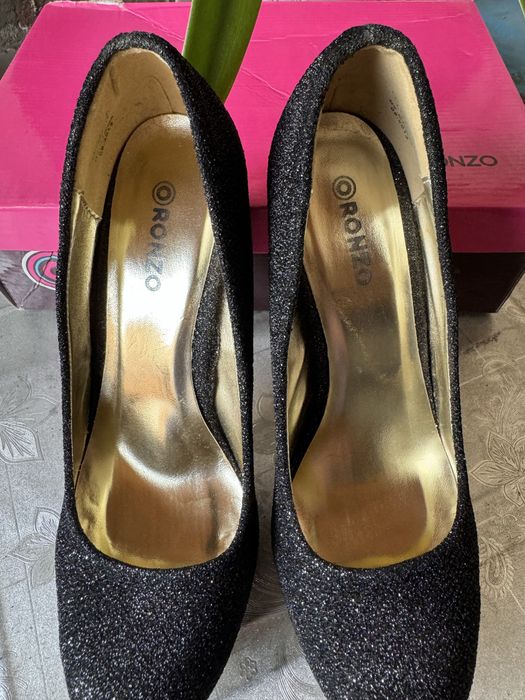 Чорні туфлі