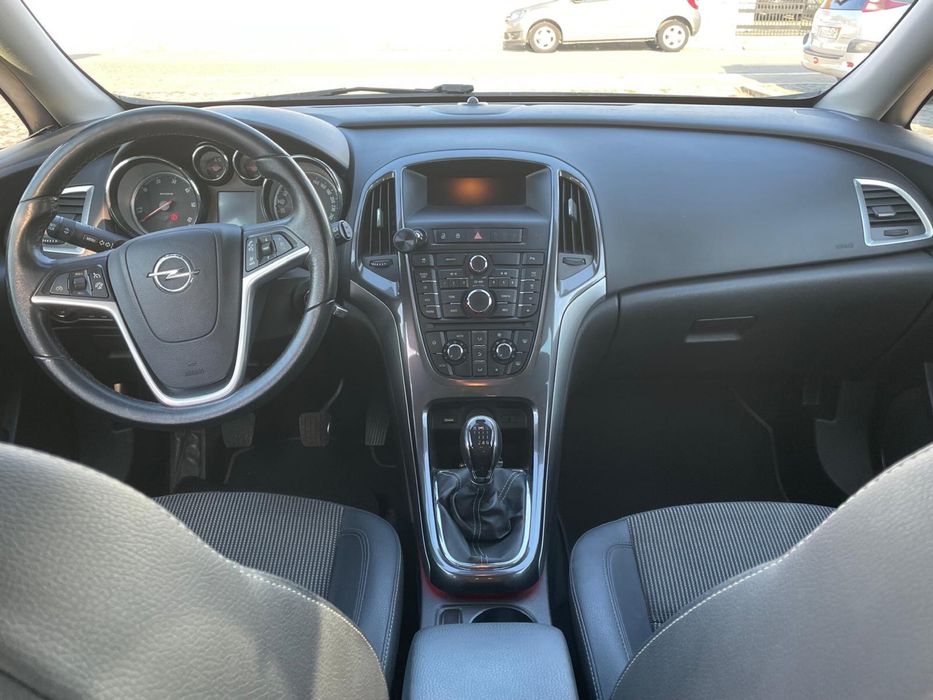 Opel Astra J Sports Tourer Sportive 1.7 CDTI 130HP