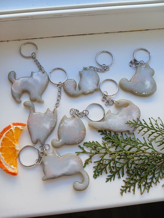 Продам брелок - МОЛОЧНИЙ КОТИК.