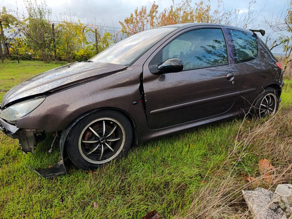 Peugeot 206 Gti 1.6 16v ano 2003 para peças todo o Material Disponivel