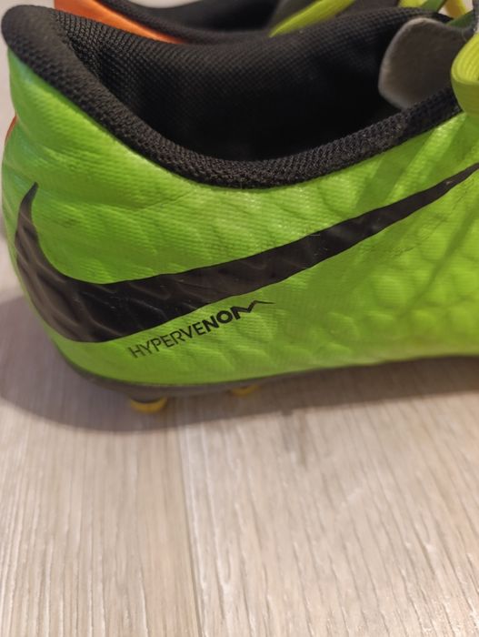 Korki, buty do piłki nożnej Nike dla chłopca r. 38,5