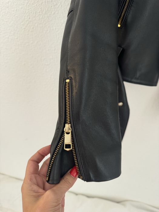 Продам  кожаную куртку Tommy Hilfiger