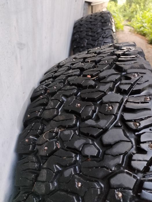 Диски +шини Міцубісі L200 255/70R16 3 шт.ціна 7000 за 1 шт.