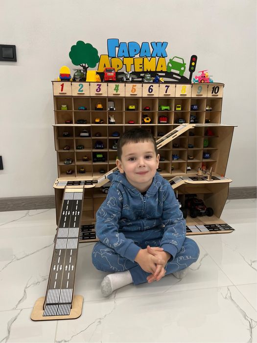 Детская парковка для машинок из дерева, Гараж,Парковка дитяча kinsmart