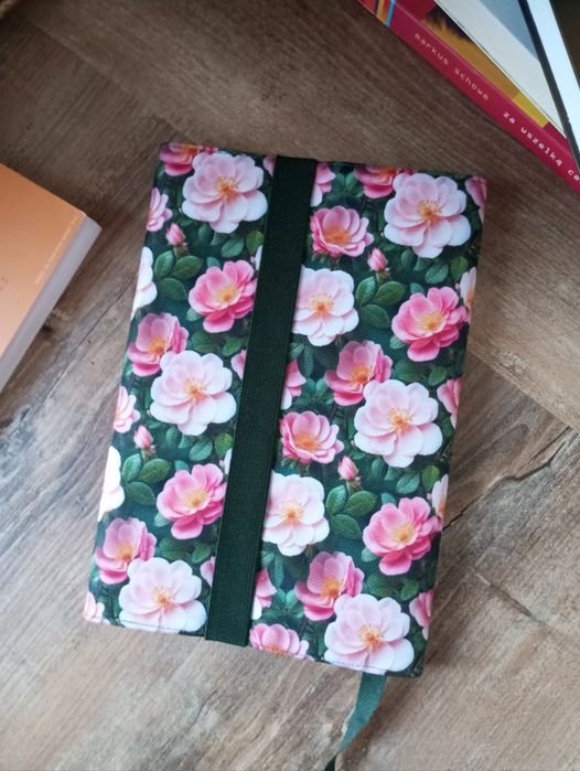 Otulacz na książki. Etui. Okładka.