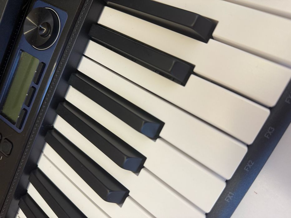 продам синтезатор Casio CT-S300