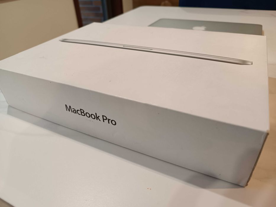 MacBook Pro 13" Model A1502 with Damaged Screen Only64729897457411122