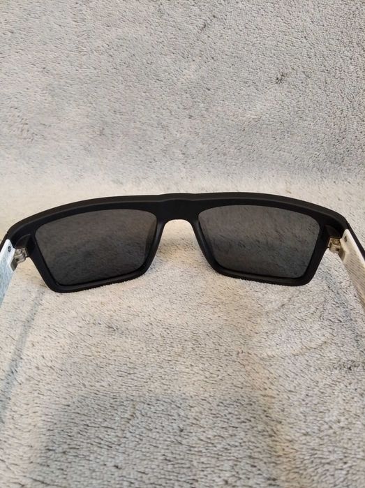 Nowe klasyczne okulary spolaryzowane czarna soczewka