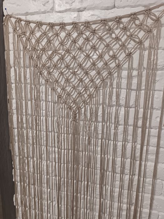 Пояс хустка припинда виконана у стилі макраме