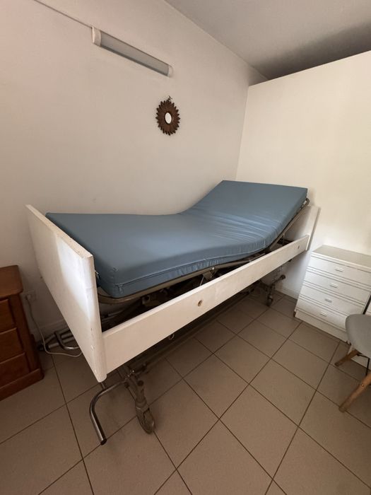 Cama eletrica articulada com colchao