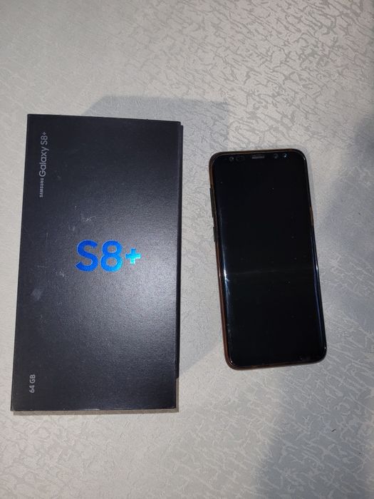 Telefon Samsung Galaxy S8+ wraz z 3 etui. Stan idealny