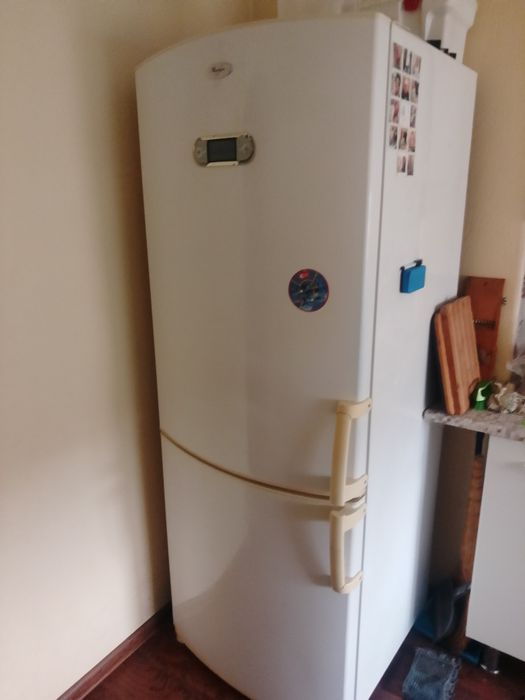 Холодильник no frost большой Whirlpool б/у