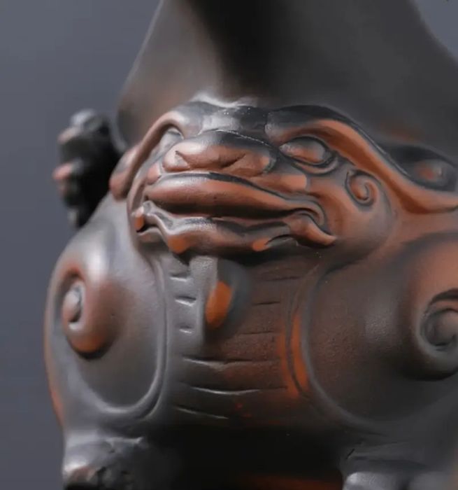 Глиняний чайник у вигляді духа-охоронця 300 мл, для чайної церемонії