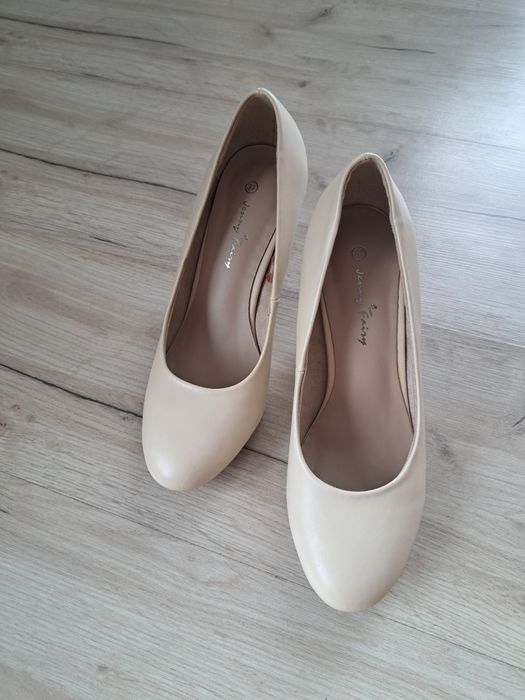 Eleganckie piękne damskie buty na obcasie, rozmiar 37, CCC beżowe
