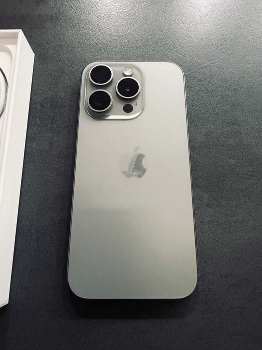 Iphone 15 pro 256 GB titanium stan perfekcyjny