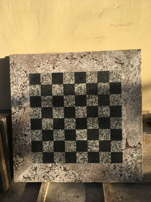 szachy, warcaby z granitu