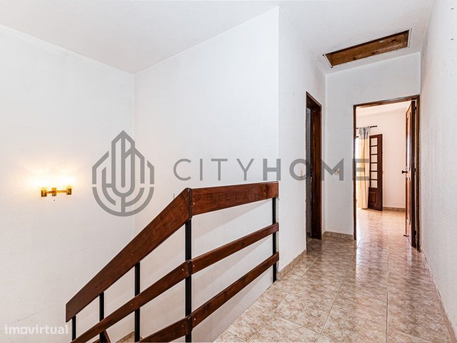 Moradia T2 +1 com garagem e espaço exterior