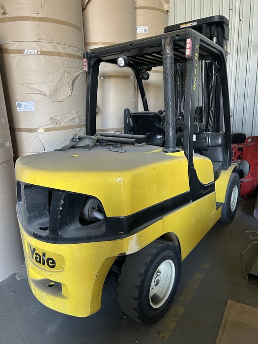 Wozek widlowy YALE -Europe GLP 55 VX z chwytakiem do bel papieru