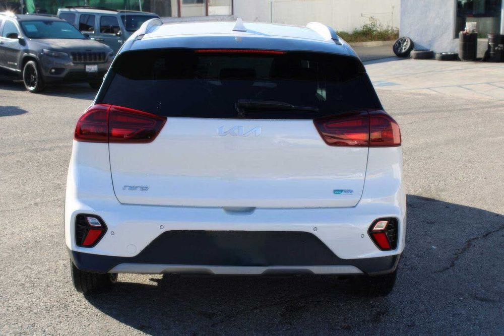 Kia Niro EX Premium      2022