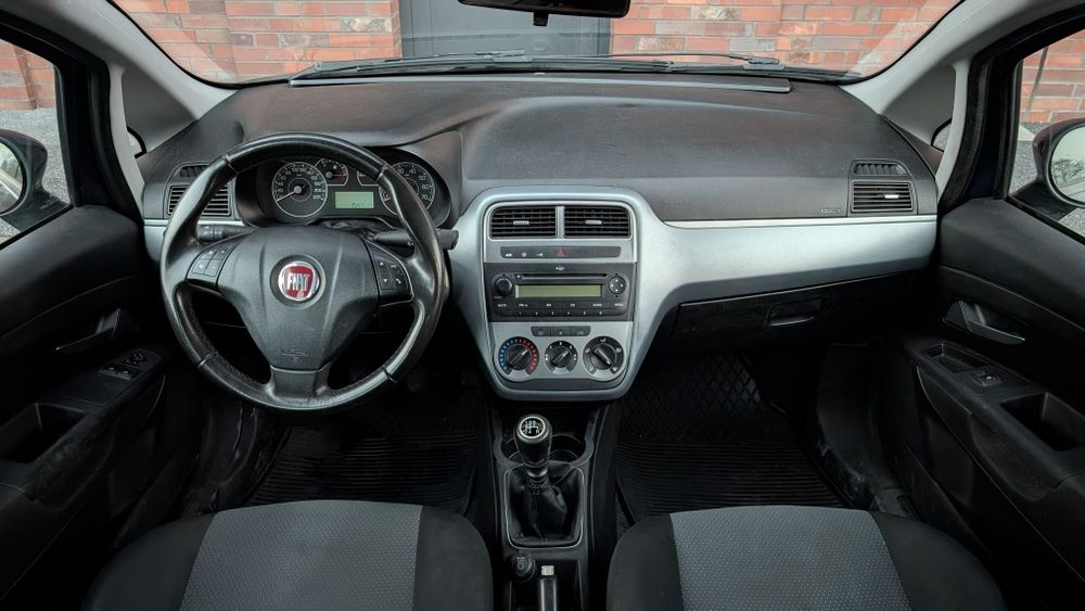 Grandę Punto / 5 drzwi / 1.4 benzyna / zero rdzy / czarny dach /